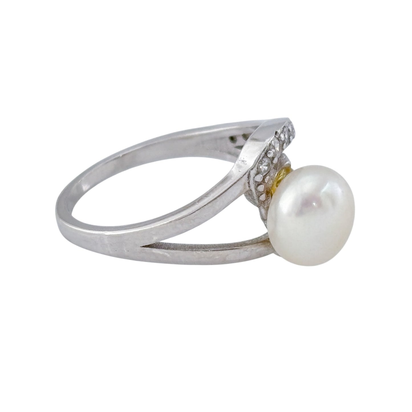 Vintage Sterling Silver 925 Pearl and Cubic Zirconia Accent Ring Size 4