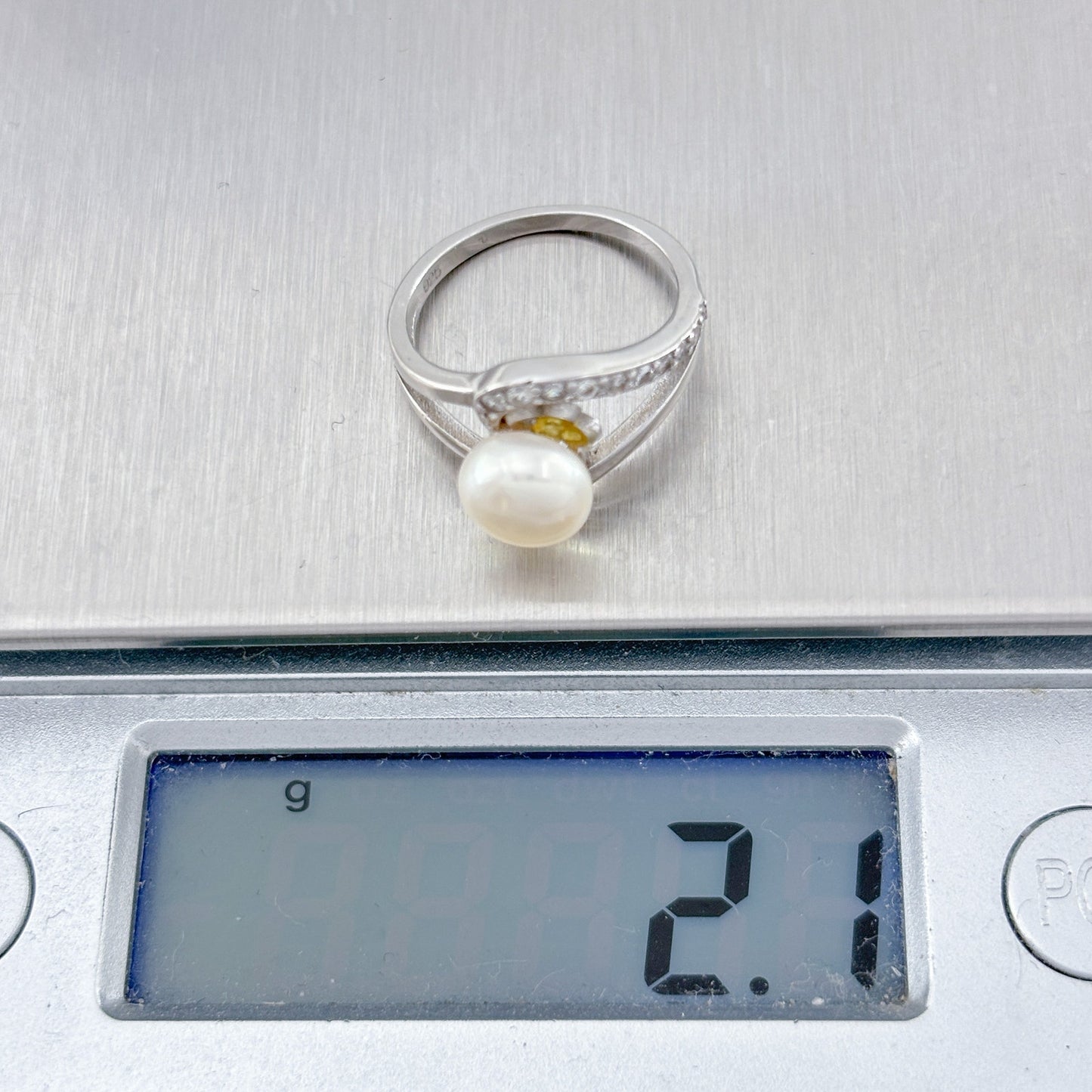 Vintage Sterling Silver 925 Pearl and Cubic Zirconia Accent Ring Size 4