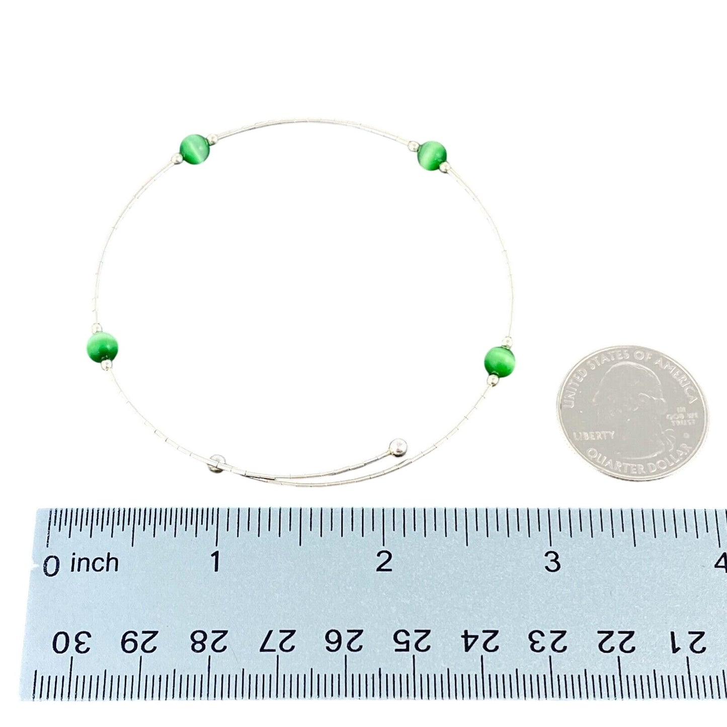 Vintage Sterling Silver 925 Green Cat’s Eye Memory Wire Bracelet 8"