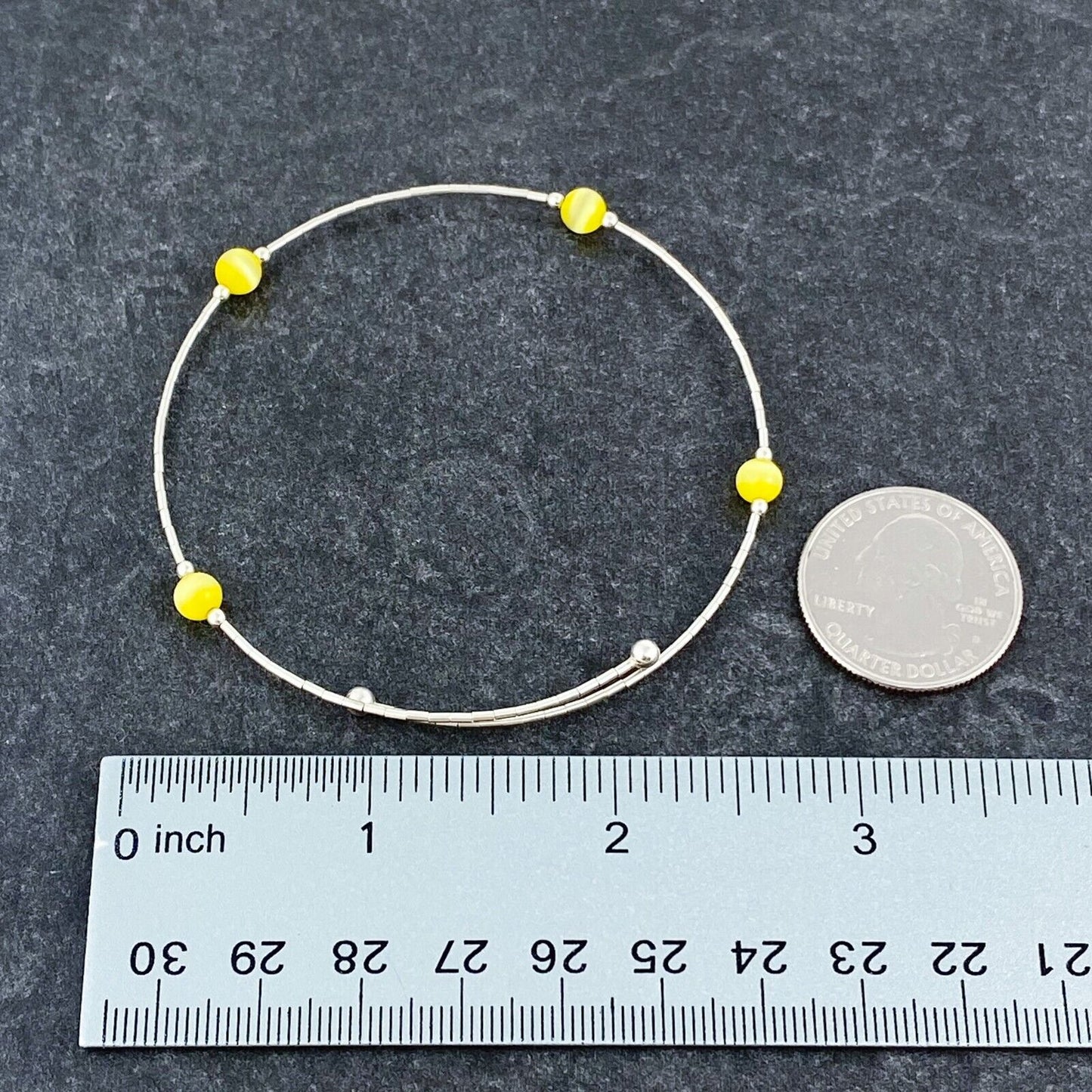 Vintage Sterling Silver 925 Yellow Cat’s Eye Memory Wire Bracelet 8"