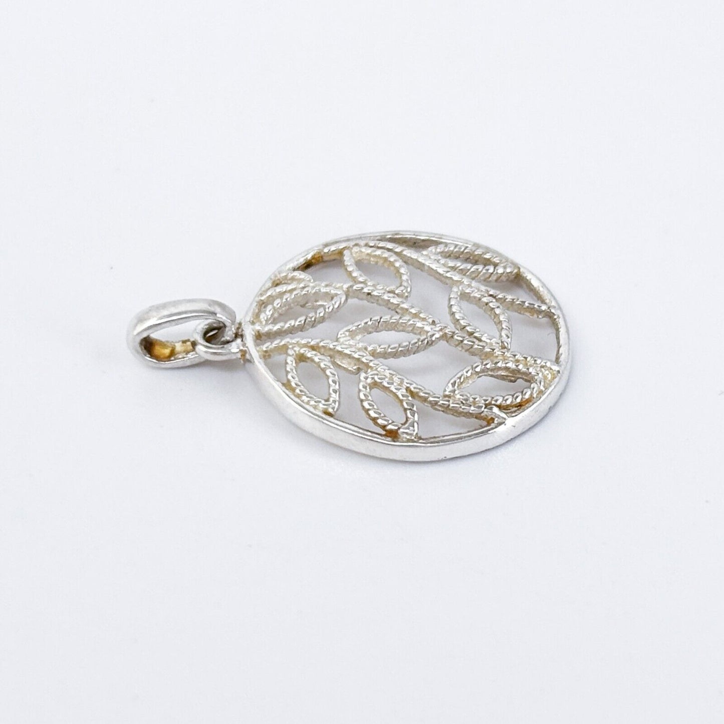 Vintage Sterling Silver 925 Filigree Leaf Circle Pendant
