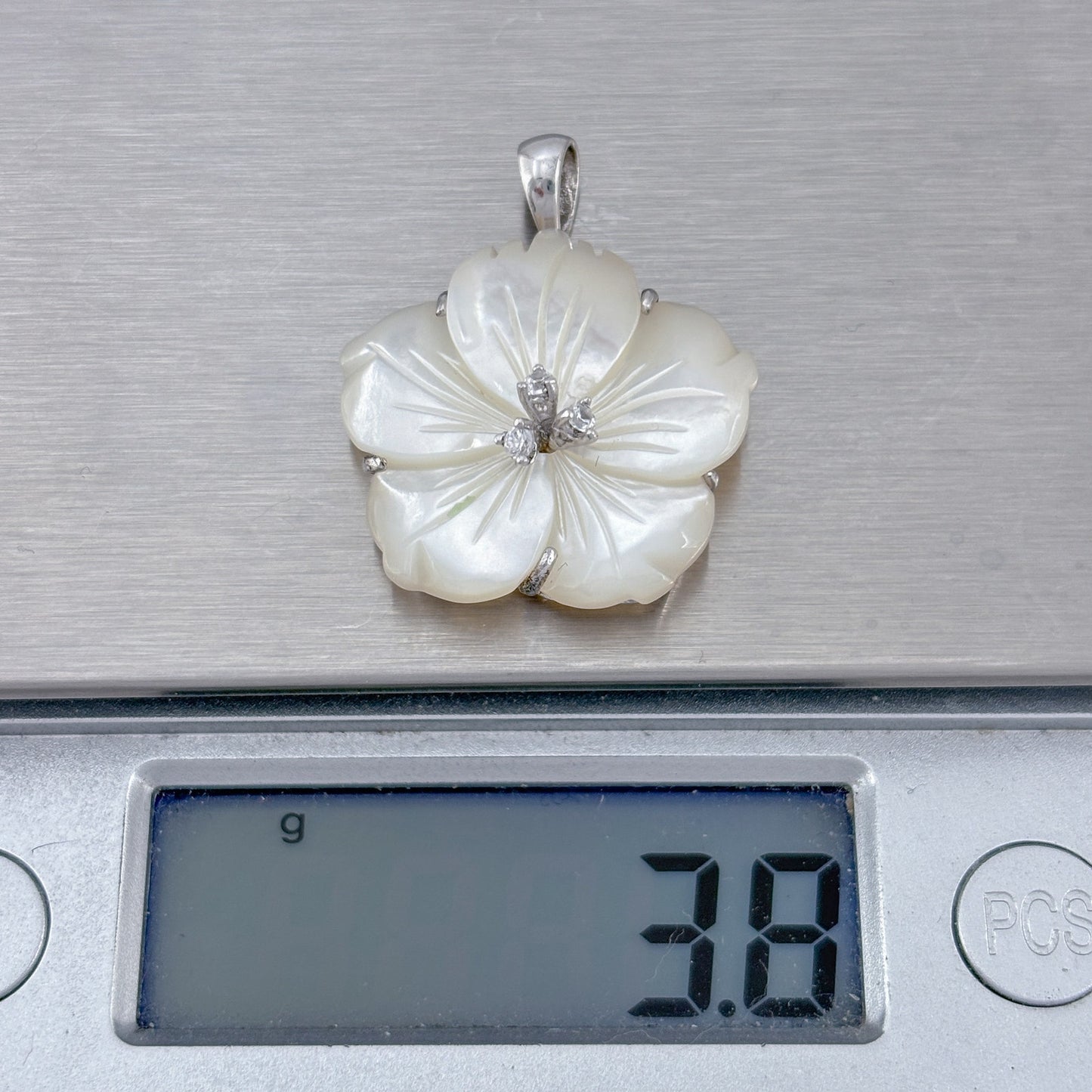 Vintage Sterling Silver 925 Mother of Pearl Flower Pendant