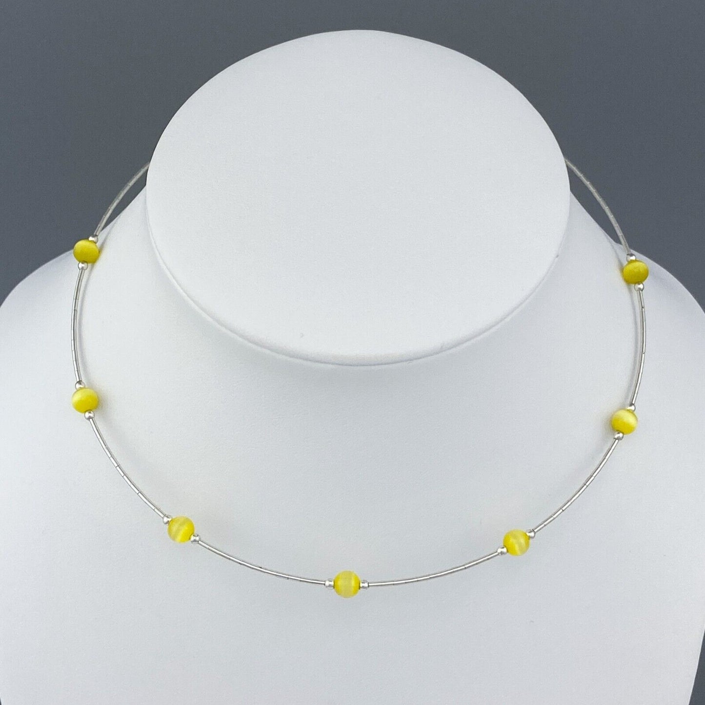 Vintage Sterling Silver 925 Yellow Cat’s Eye Memory Wire Necklace 16"