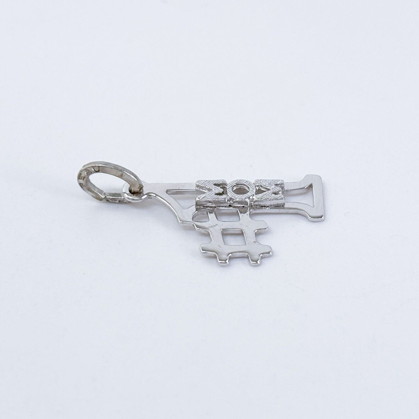 Vintage Beau Sterling Silver 925 "#1 Mom" Pendant