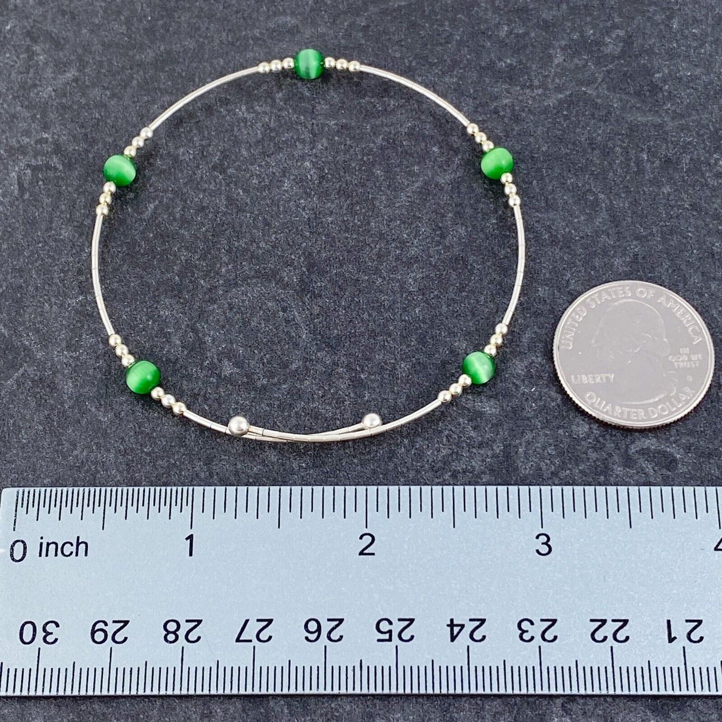 Vintage Sterling Silver 925 Green Cat’s Eye Memory Wire Bracelet 7.5"