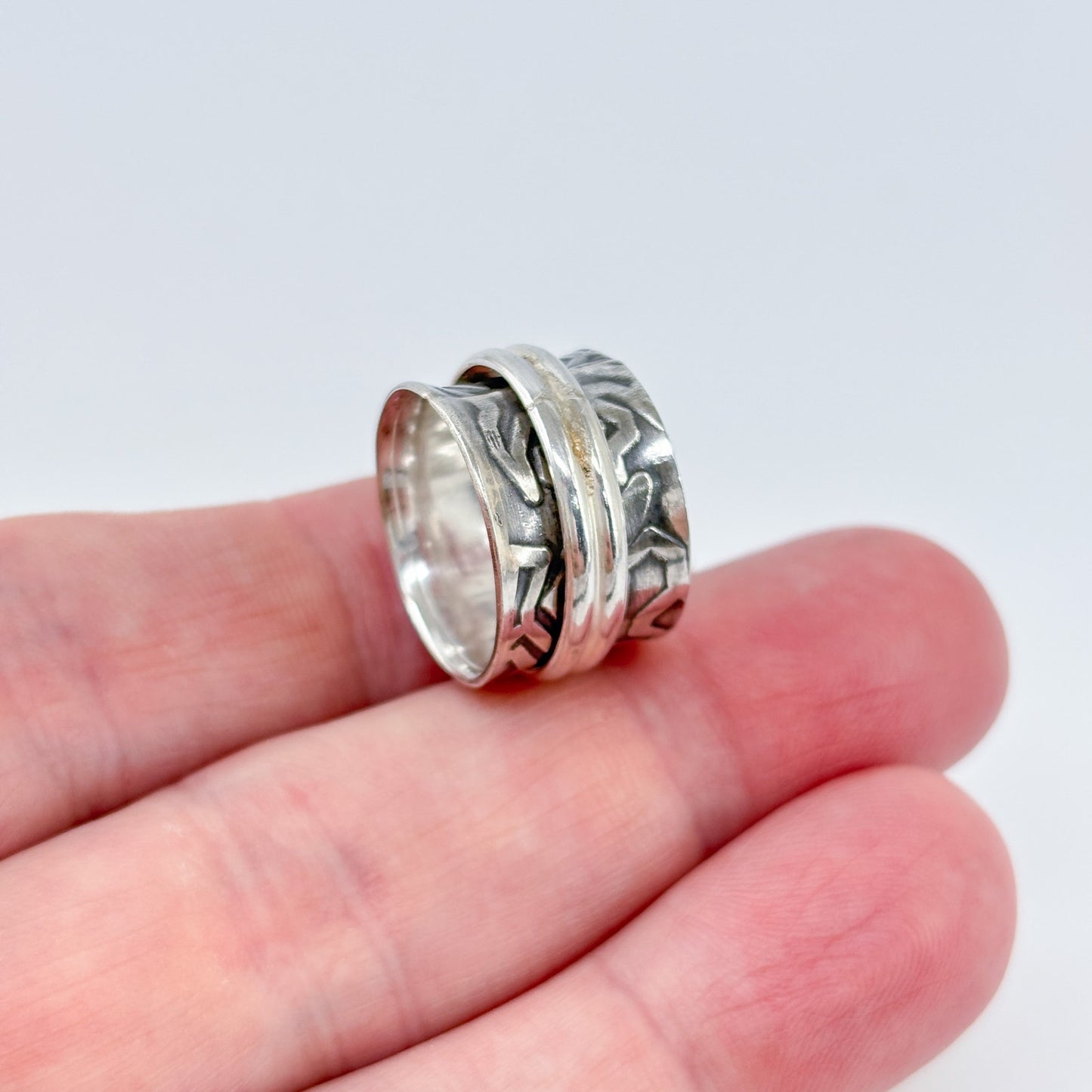 Vintage Sterling Silver 925 Etched Pattern Spinner Ring Size 5.5