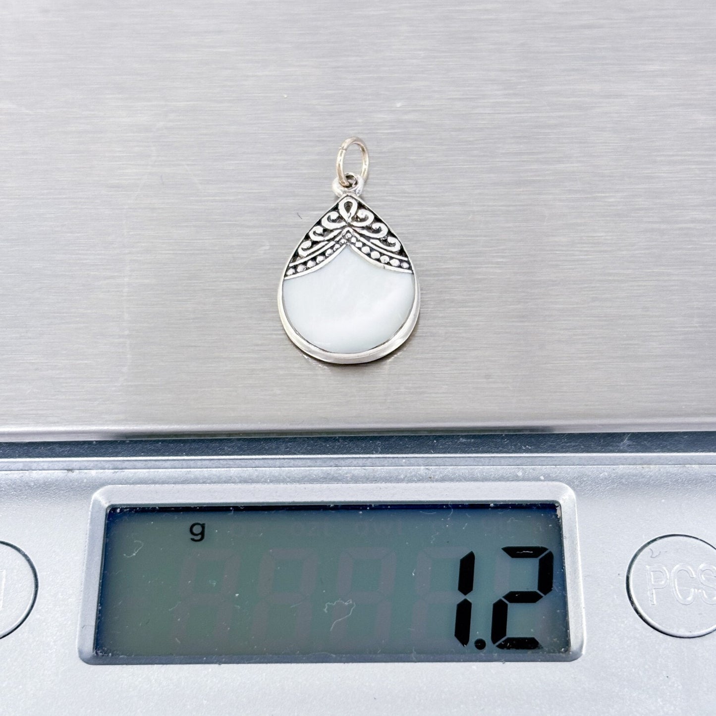 Vintage Sterling Silver 925 Mother of Pearl Teardrop Pendant