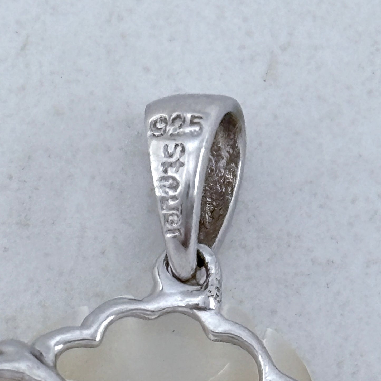 Vintage Sterling Silver 925 Mother of Pearl Flower Pendant