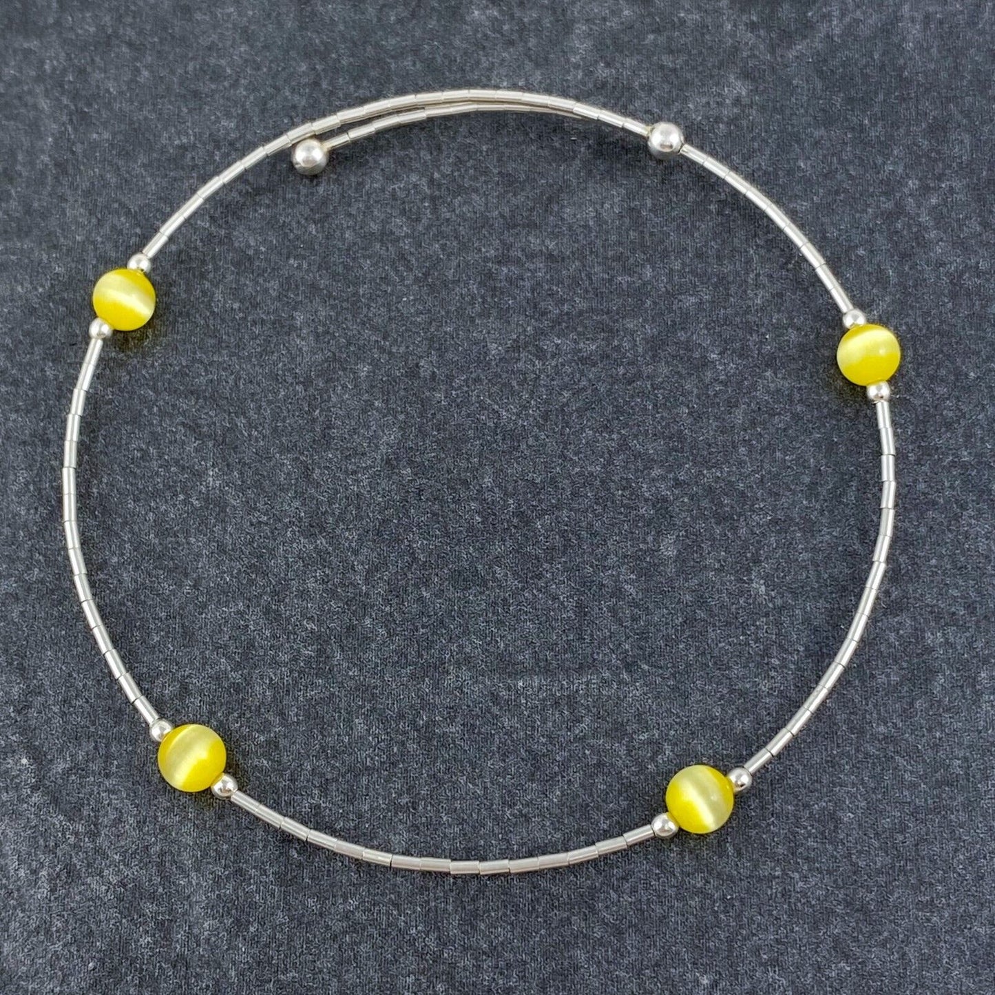 Vintage Sterling Silver 925 Yellow Cat’s Eye Memory Wire Bracelet 8"