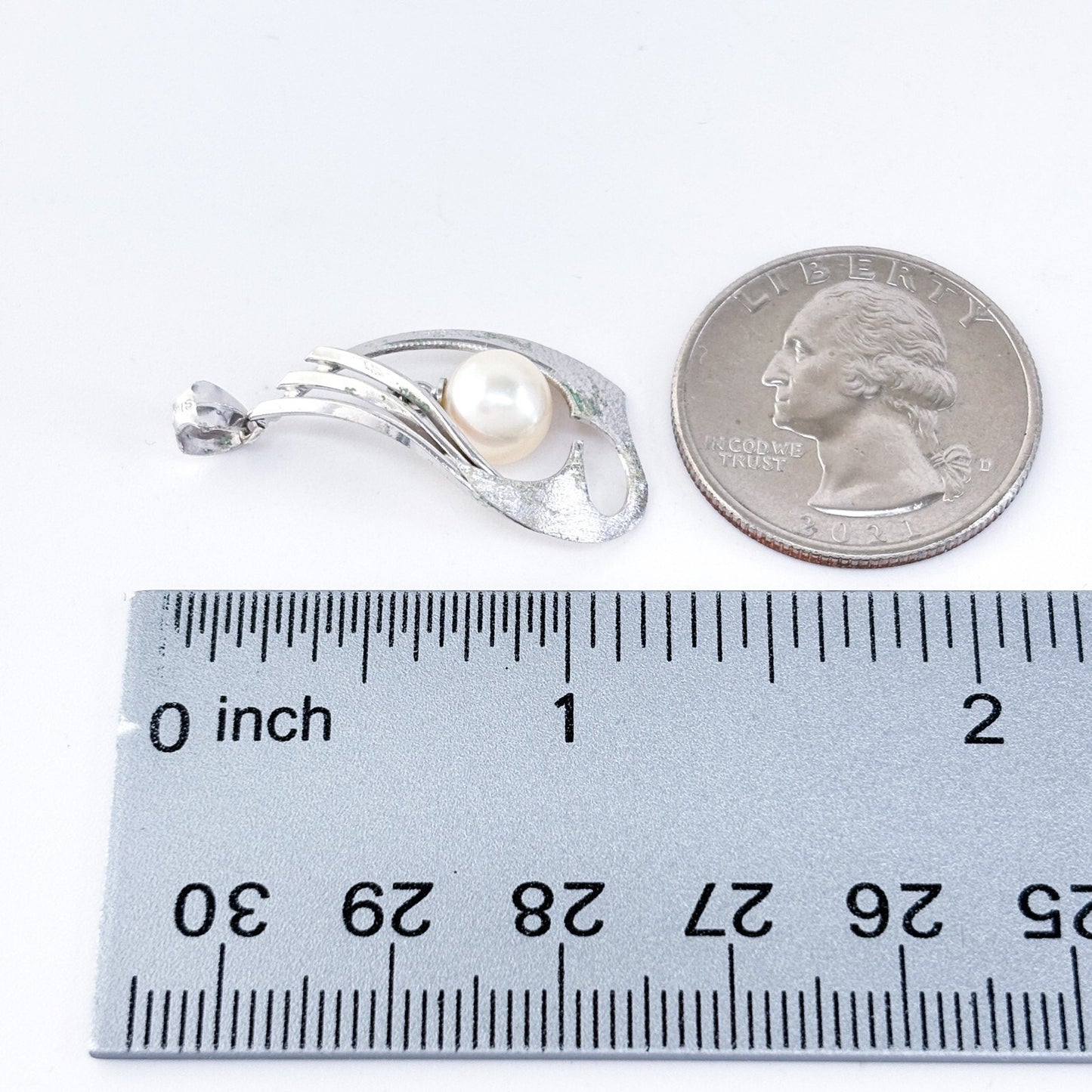 Vintage Silver-Tone Modernist Pendant with Pearl Accent