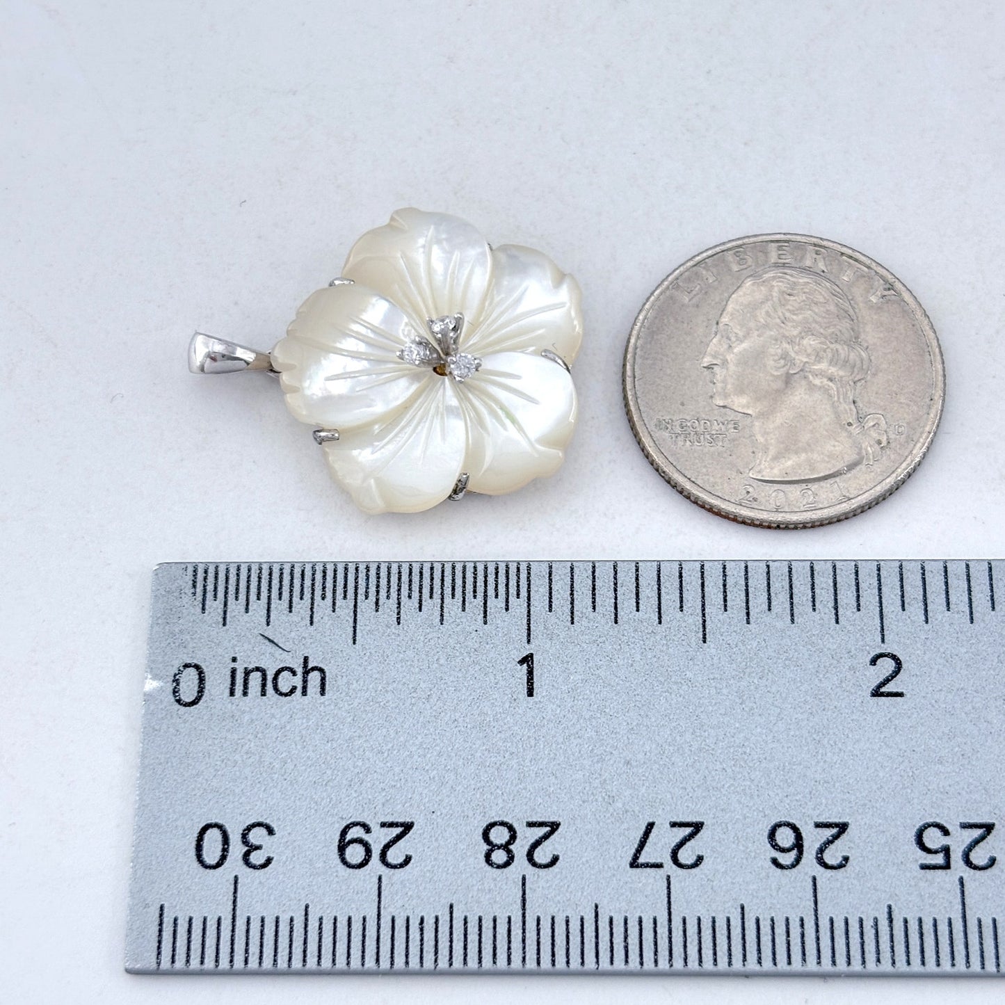 Vintage Sterling Silver 925 Mother of Pearl Flower Pendant