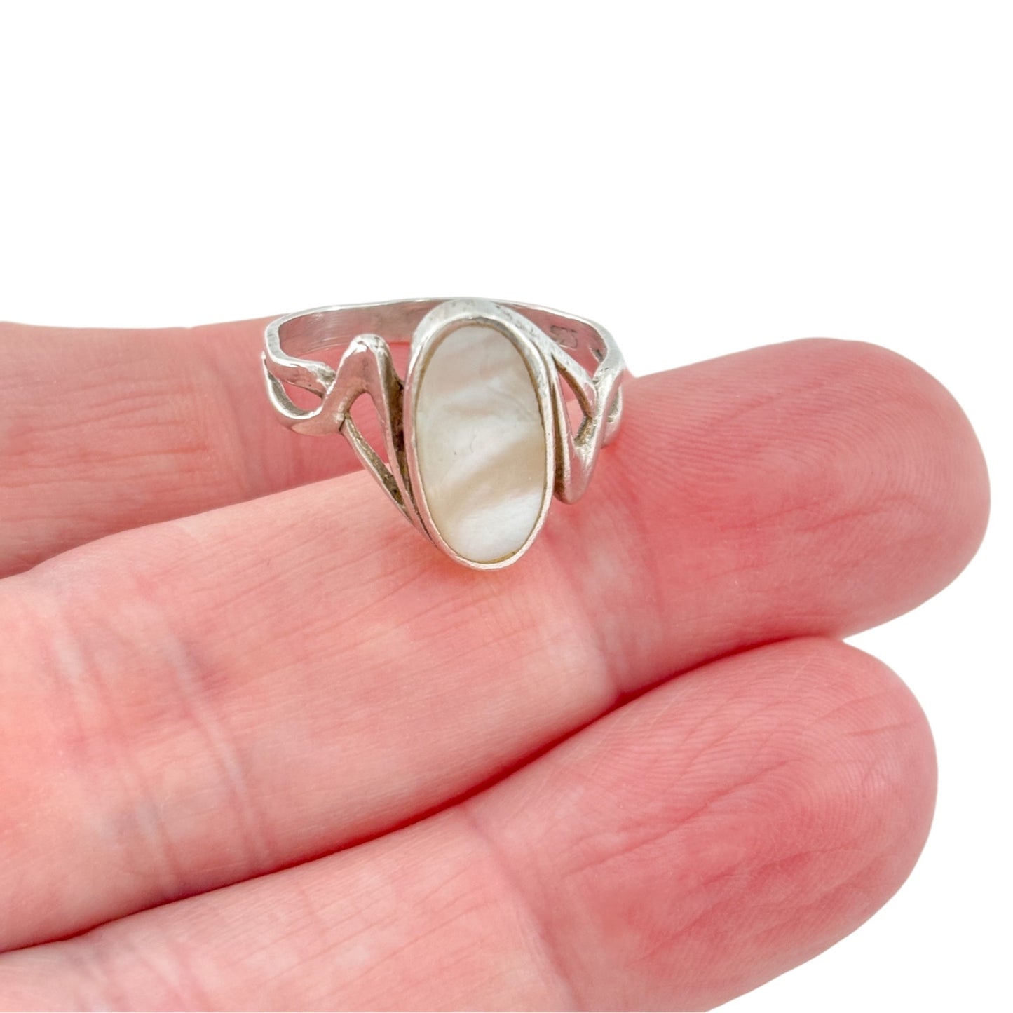 Vintage Sterling Silver 925 Mother of Pearl Oval Ring Size 8.5