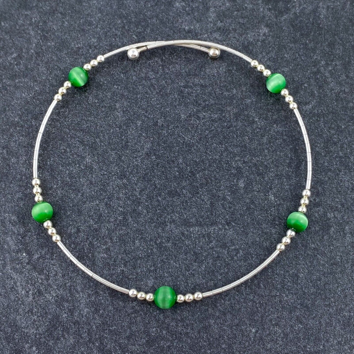Vintage Sterling Silver 925 Green Cat’s Eye Memory Wire Bracelet 7.5"