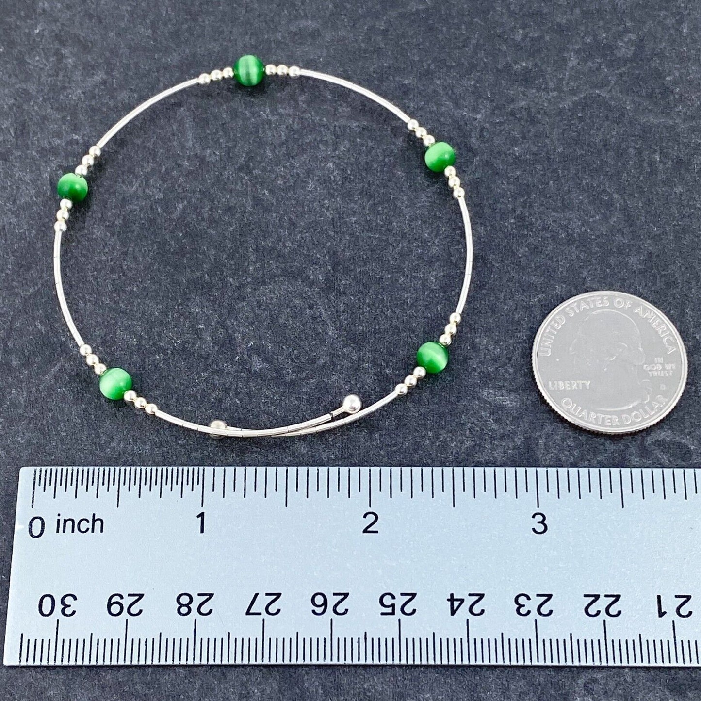 Vintage Sterling Silver 925 Green Cat’s Eye Memory Wire Bracelet 7.5"